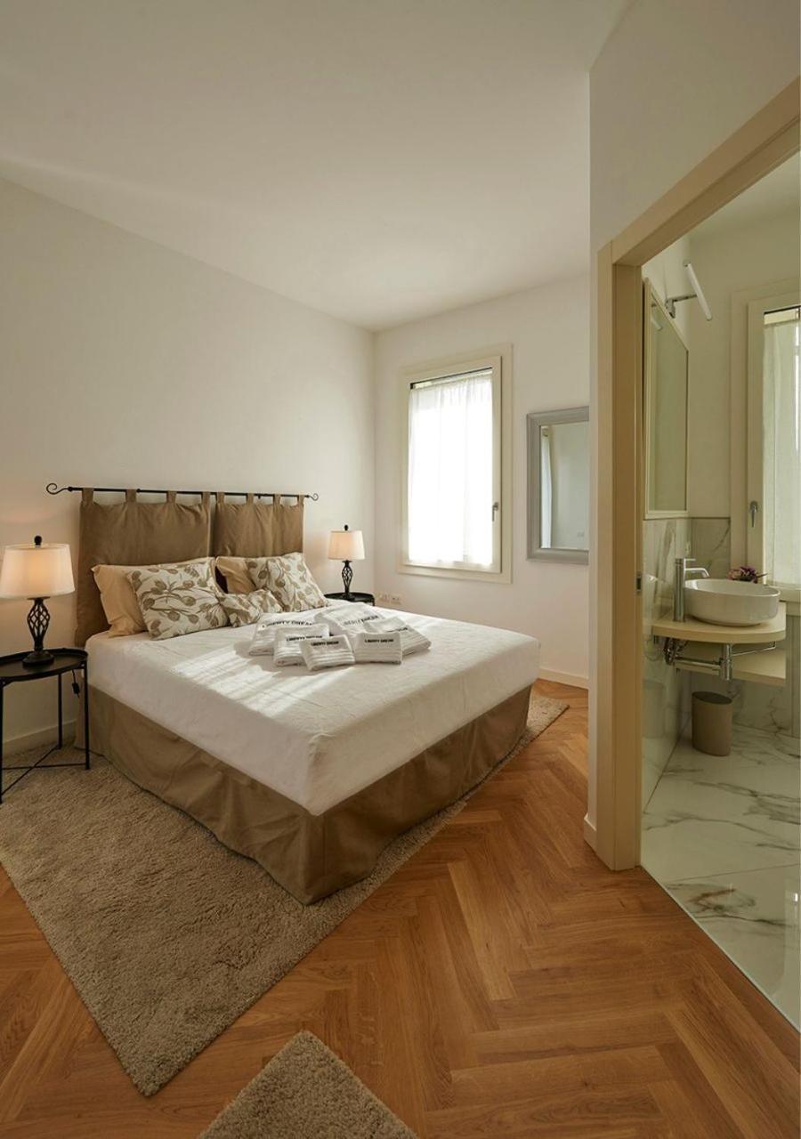 Liberty Dream, Fascino A Vicenza Villa ภายนอก รูปภาพ